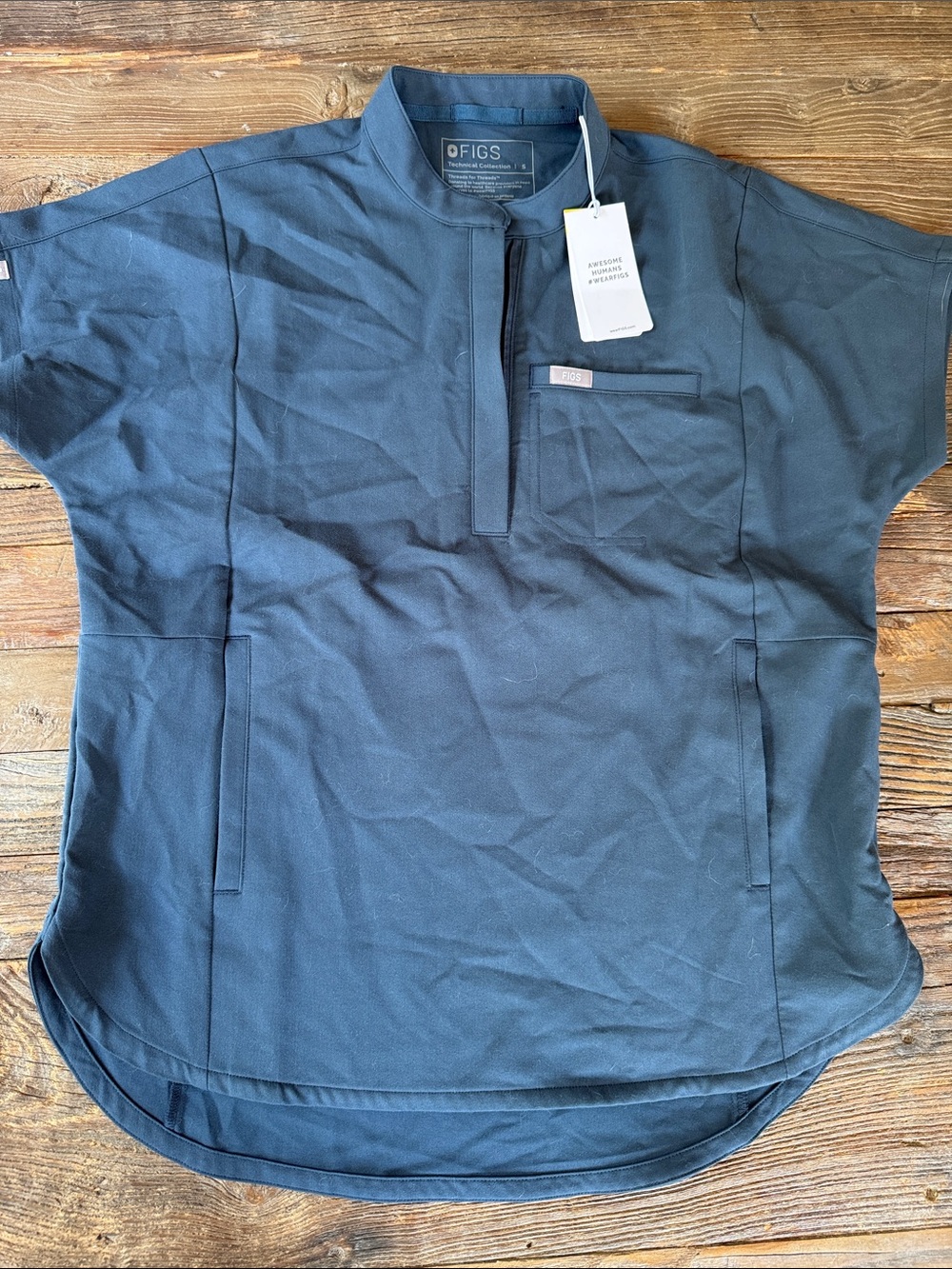 FIGS Montex mock neck short sleeved scrub popover technical collection NWT Small